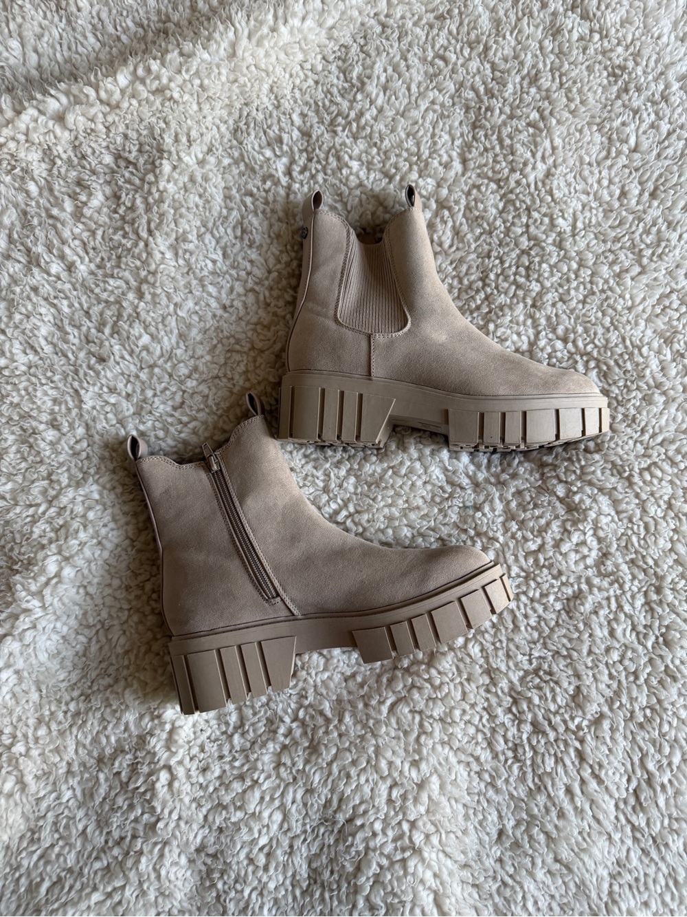 Madden NYC Taupe Platform Chelsea Boots Size 8.5